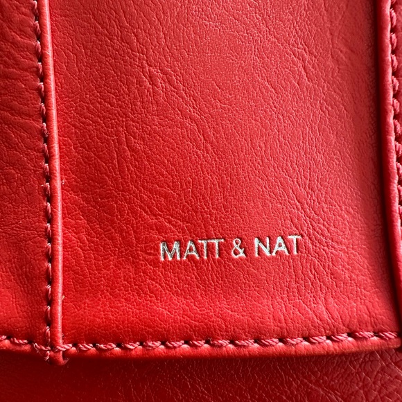 Matt&Nat crossbody bag coral recycled bottles - Picture 2 of 6